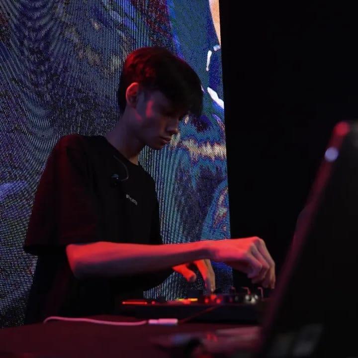 Jonathan Nathanael (DJ Naejoox)